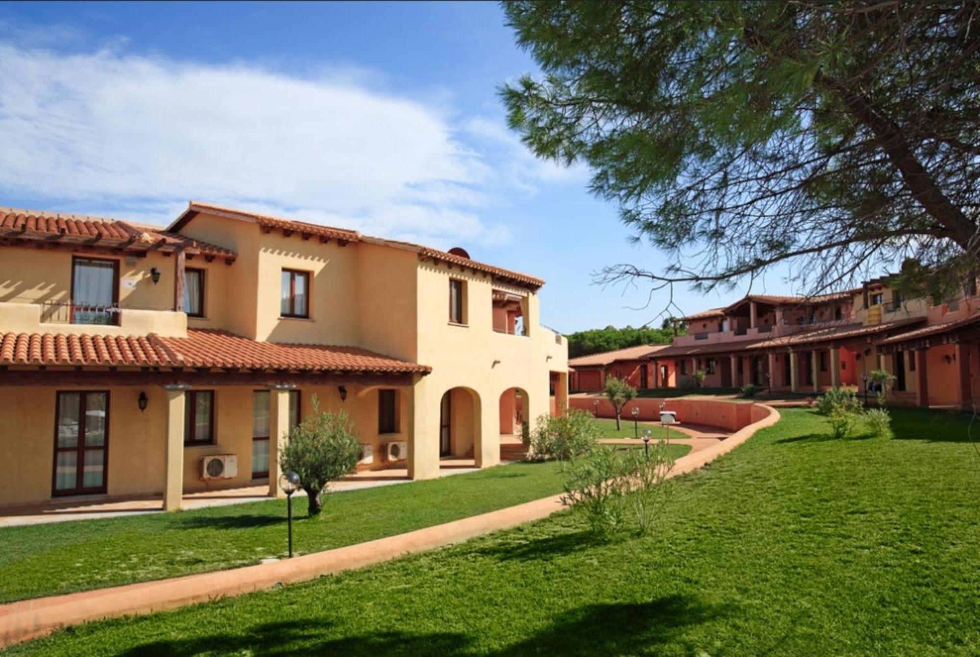 Residence Baia Dei Mirti Vignola Mare Luaran gambar