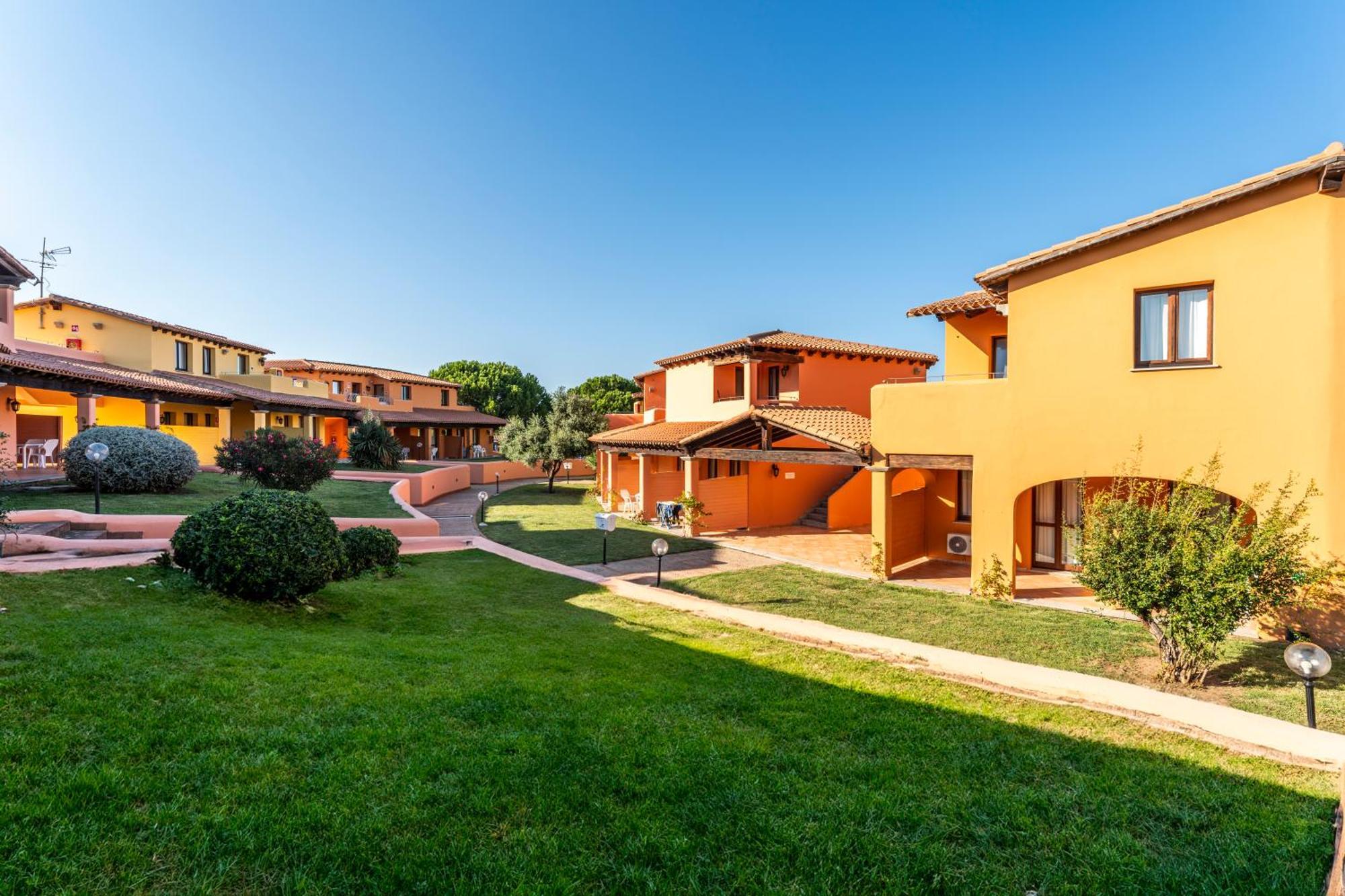 Residence Baia Dei Mirti Vignola Mare Luaran gambar