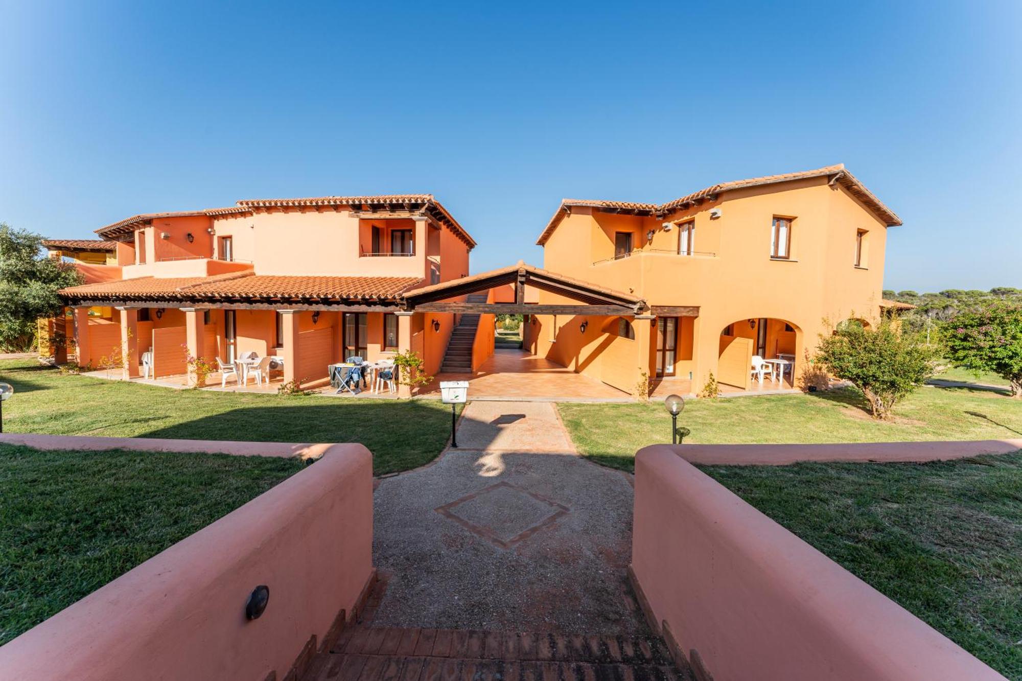 Residence Baia Dei Mirti Vignola Mare Luaran gambar