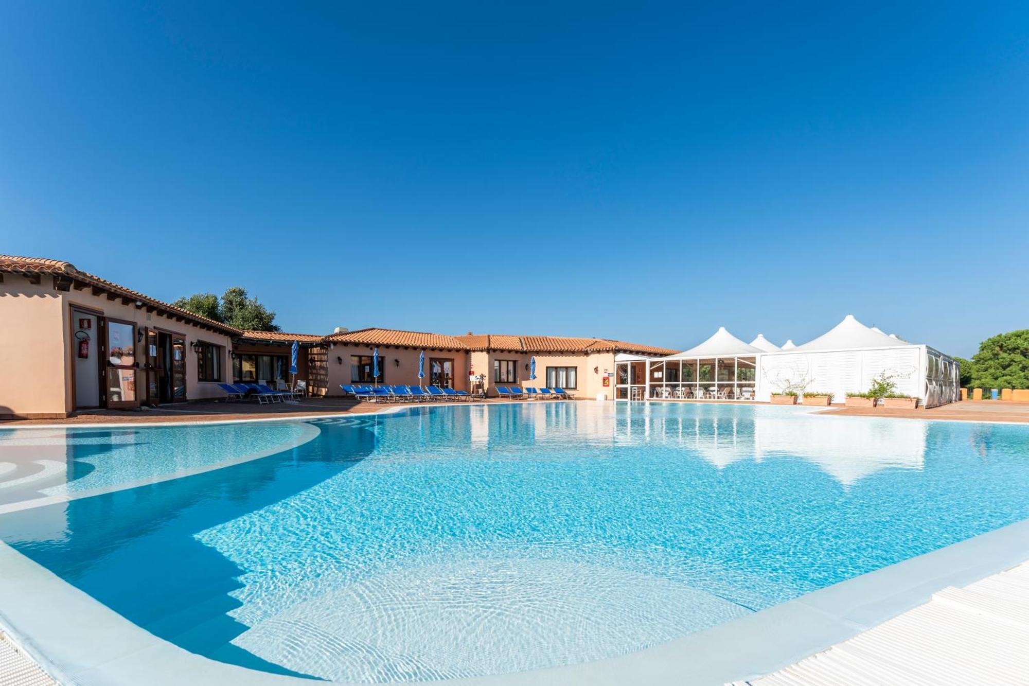Residence Baia Dei Mirti Vignola Mare Luaran gambar