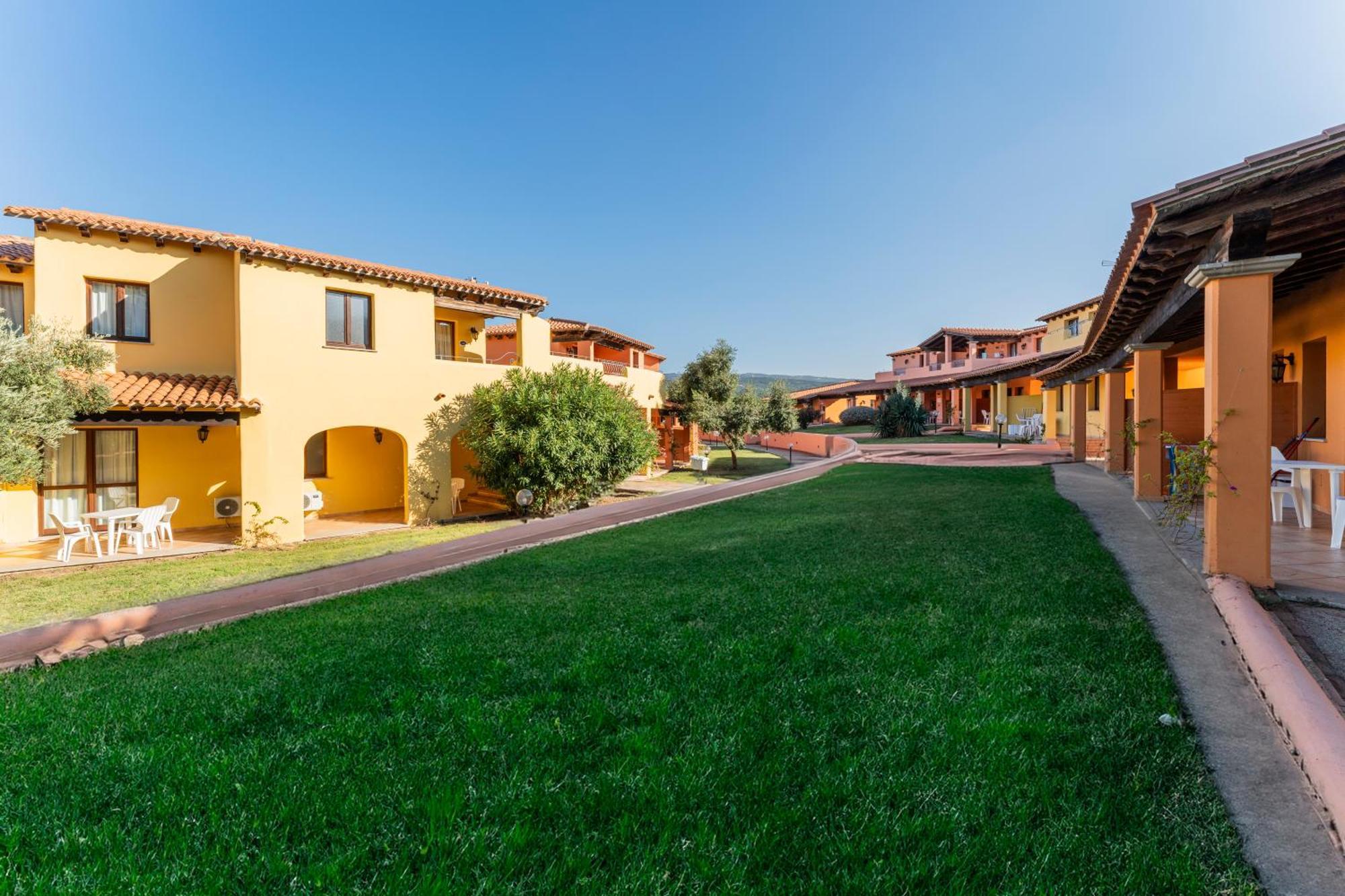 Residence Baia Dei Mirti Vignola Mare Luaran gambar