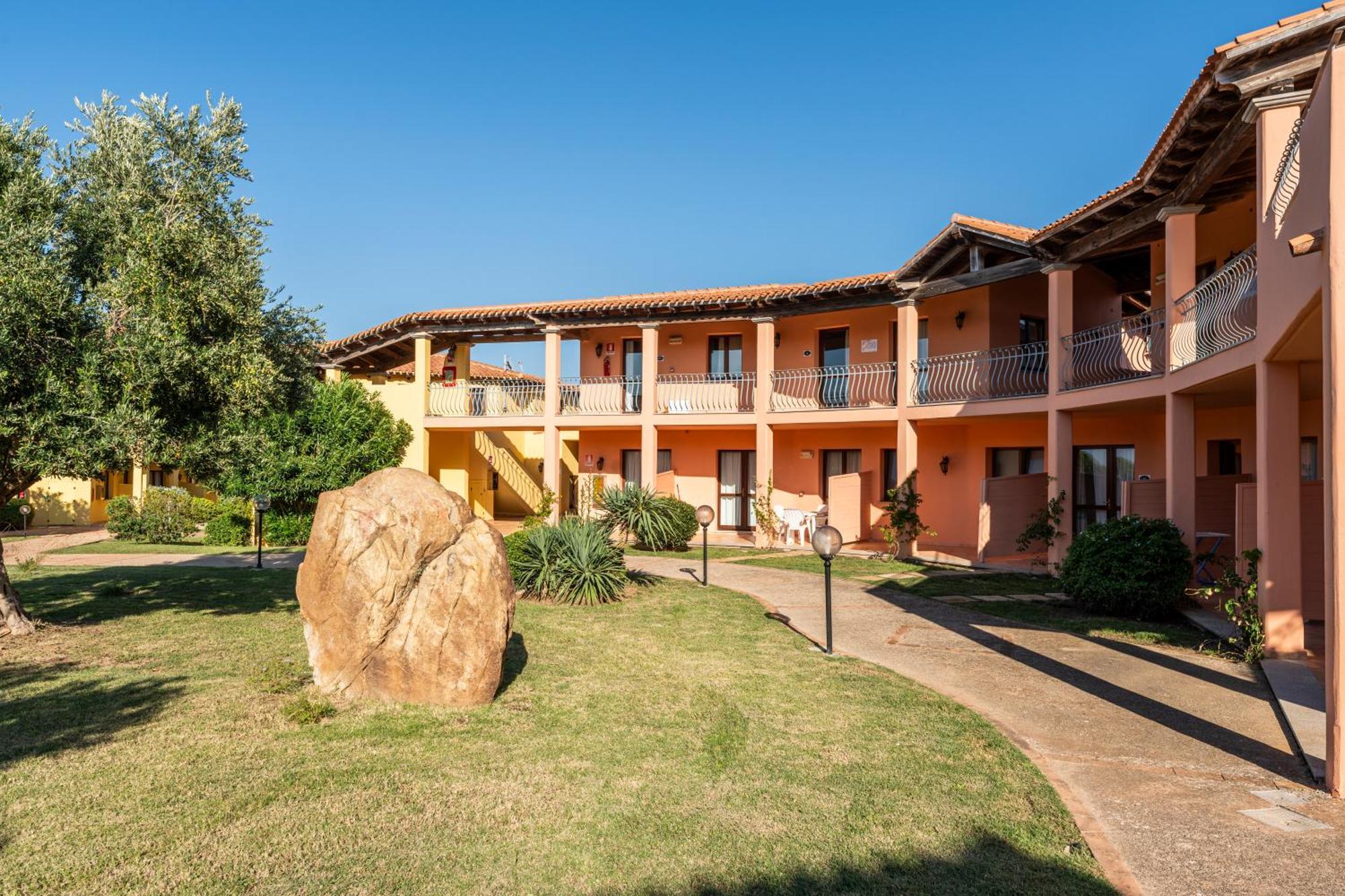 Residence Baia Dei Mirti Vignola Mare Luaran gambar