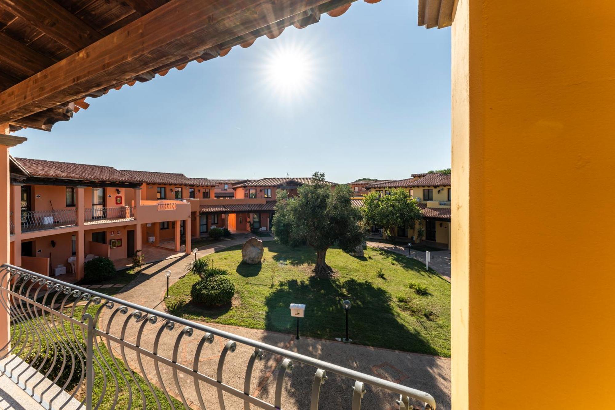 Residence Baia Dei Mirti Vignola Mare Luaran gambar