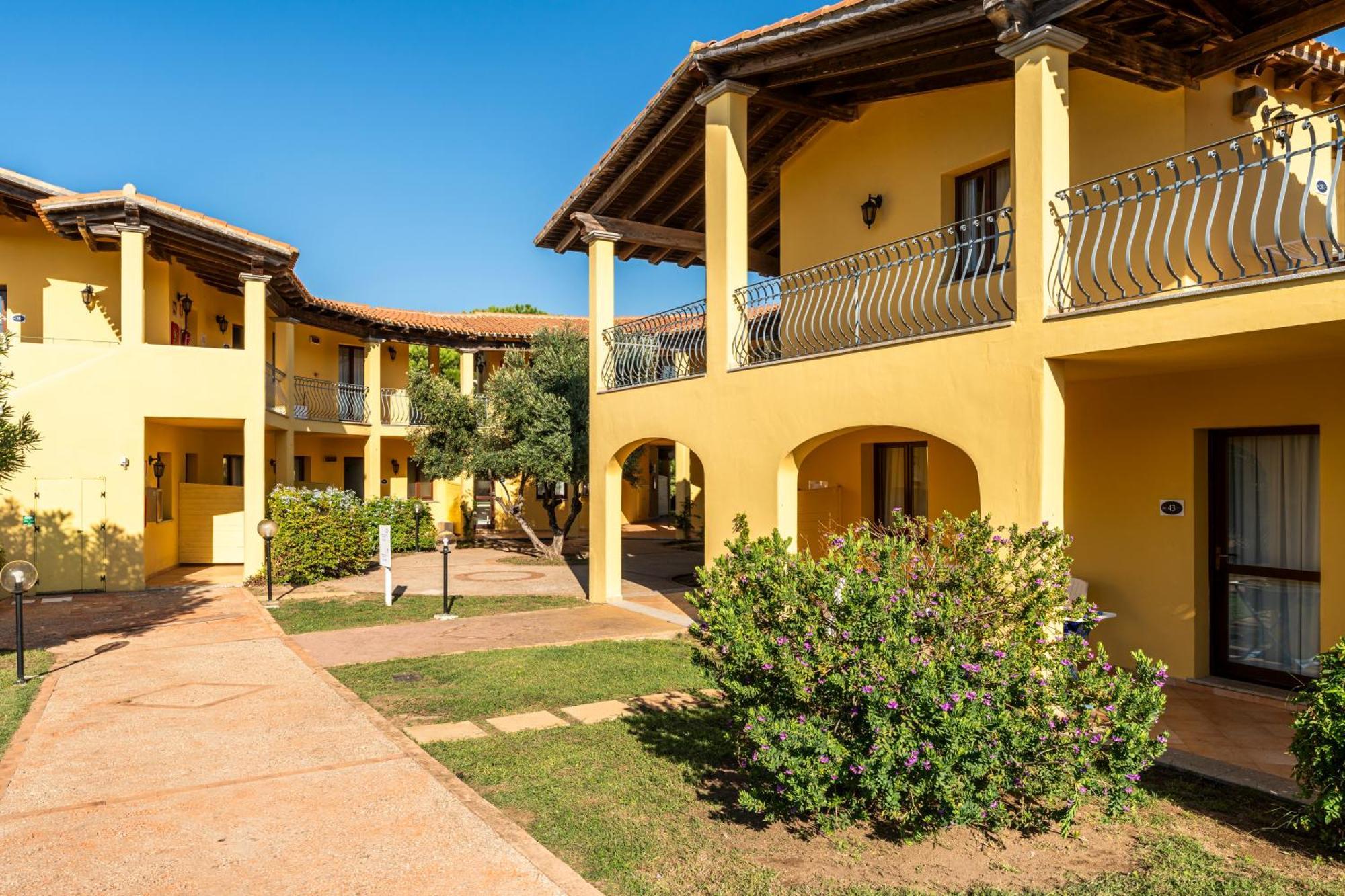 Residence Baia Dei Mirti Vignola Mare Luaran gambar