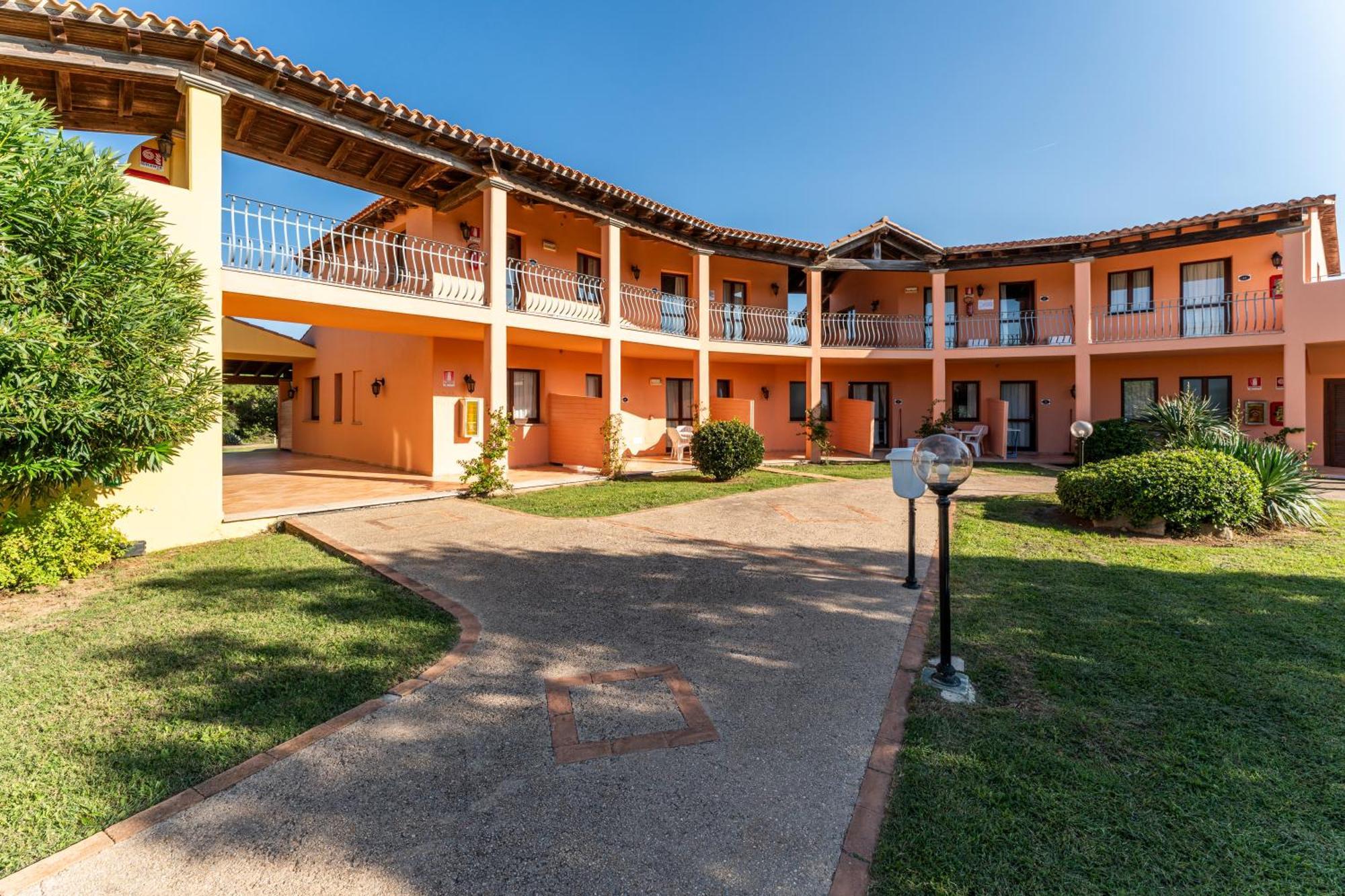 Residence Baia Dei Mirti Vignola Mare Luaran gambar