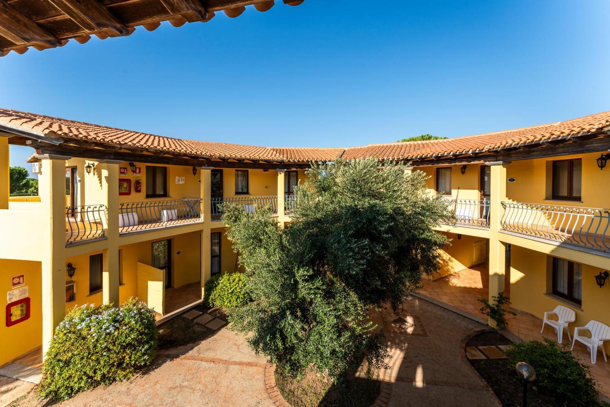 Residence Baia Dei Mirti Vignola Mare Luaran gambar