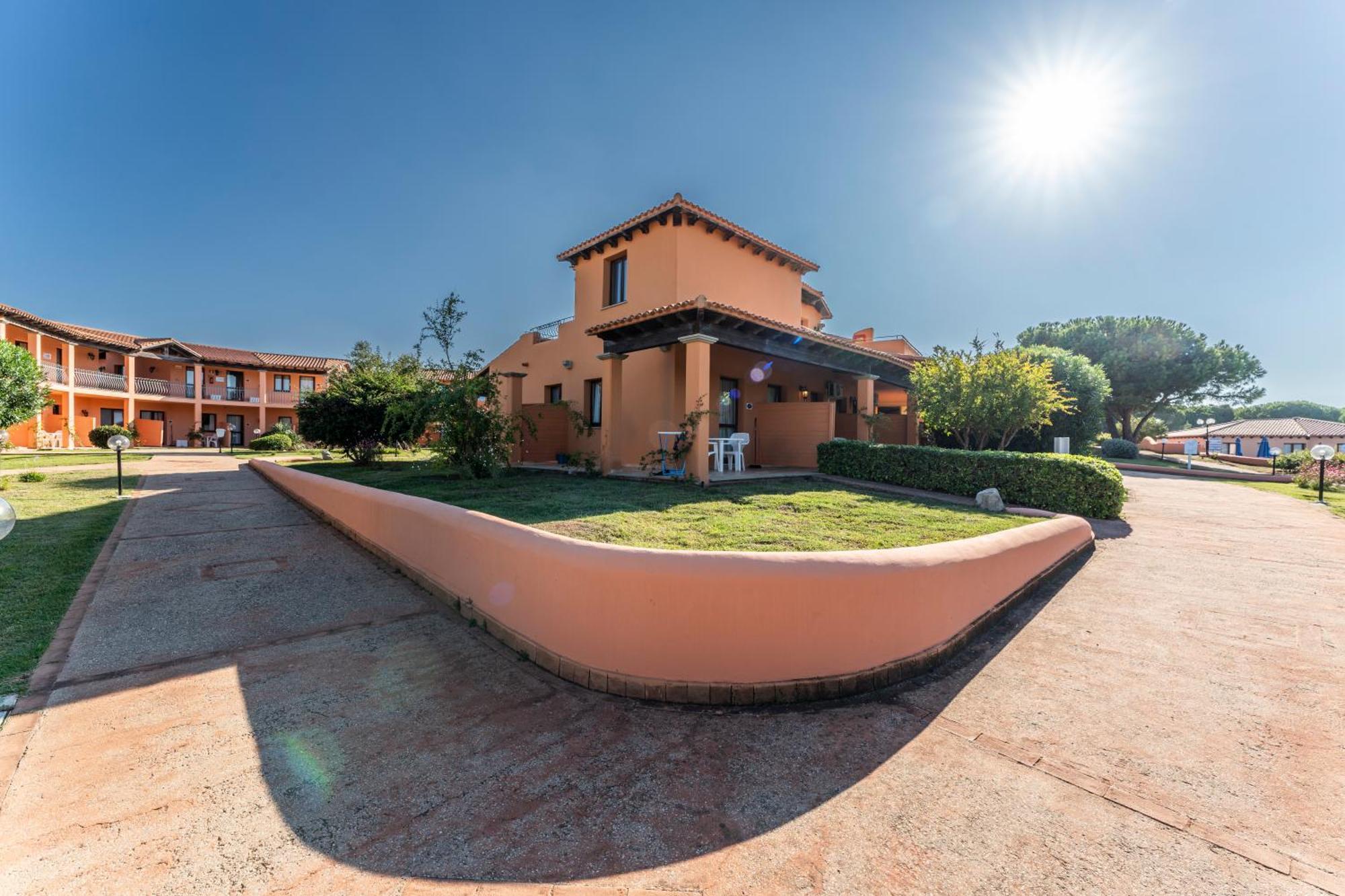 Residence Baia Dei Mirti Vignola Mare Luaran gambar