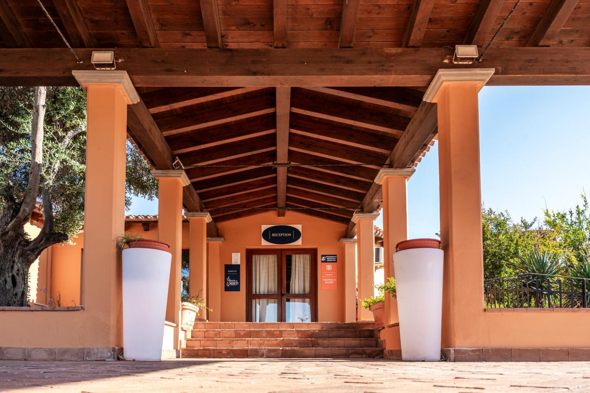 Residence Baia Dei Mirti Vignola Mare Luaran gambar
